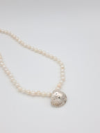 Handmade necklace with Akoya pearls and silver shell - Echoes of the Sea
