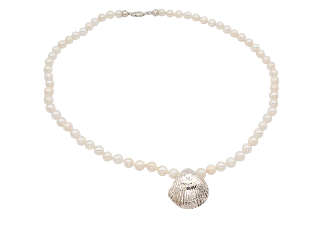 Handmade necklace with Akoya pearls and silver shell - Echoes of the Sea
