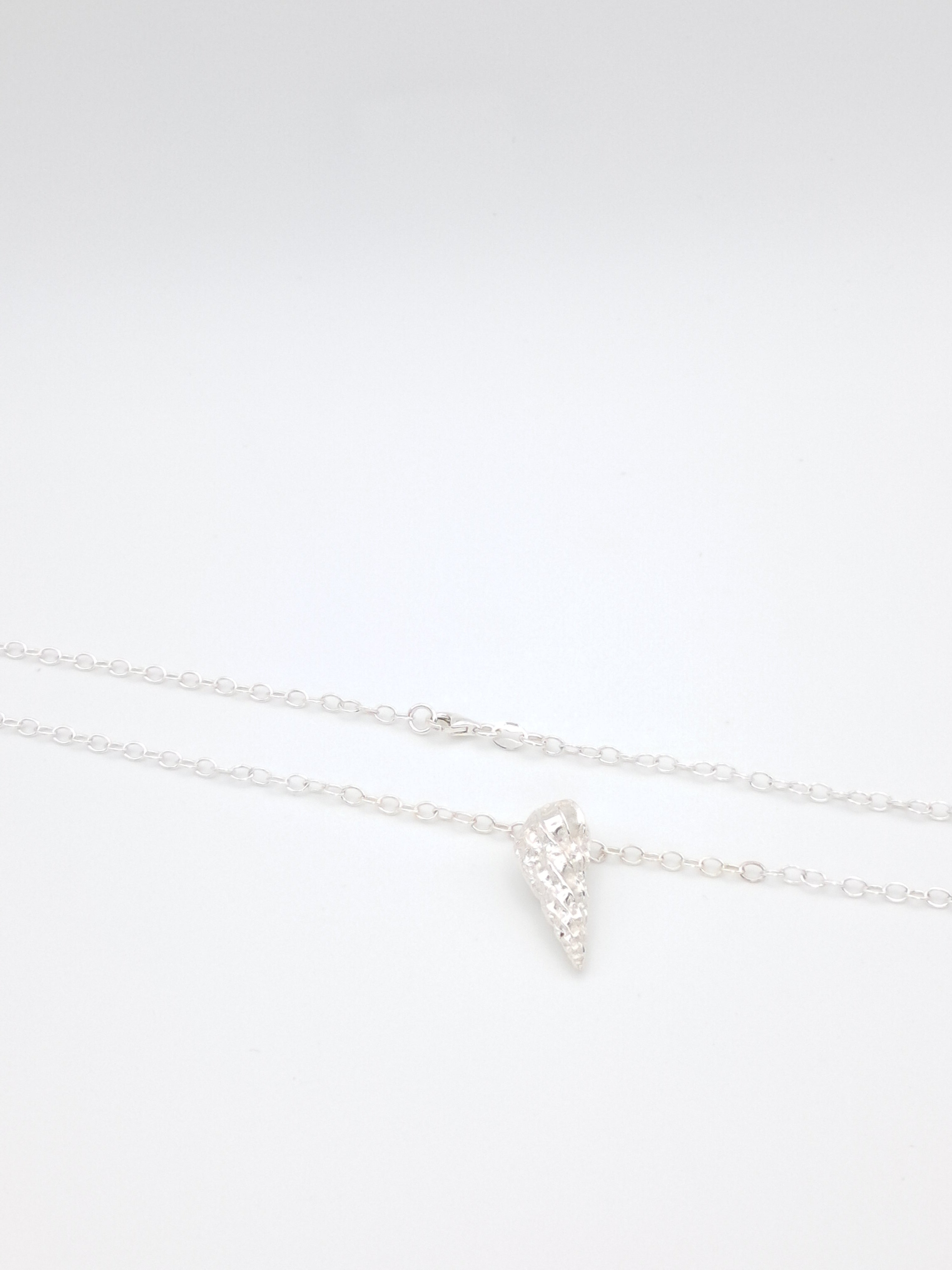 Zilveren ketting met schelp - Echoes of the Sea