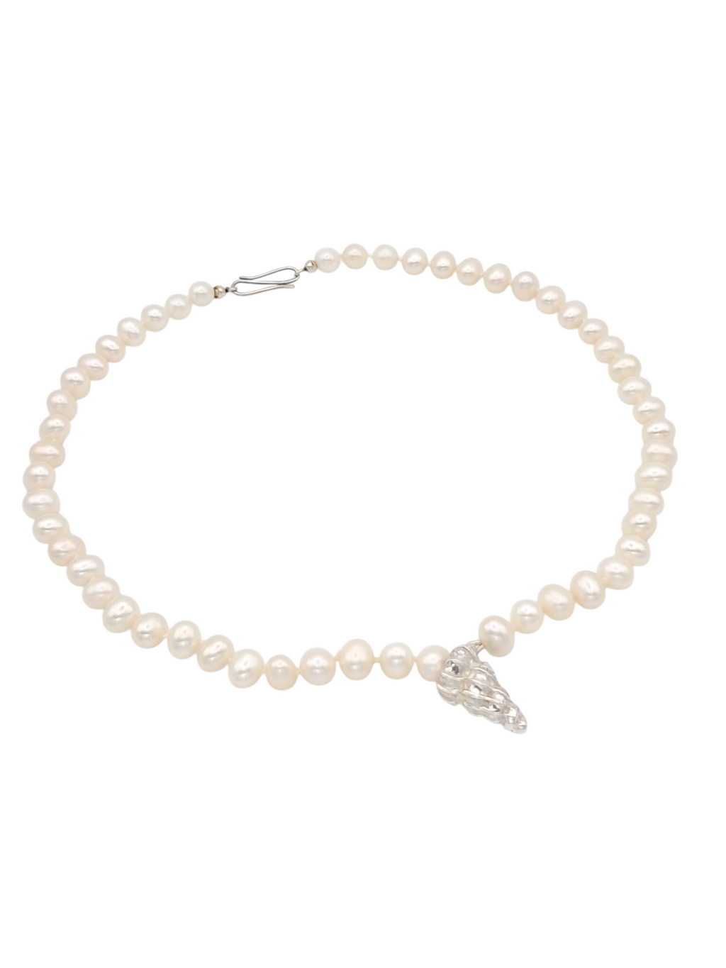 Akoya pearl necklace with silver shell - Echoes of the Sea