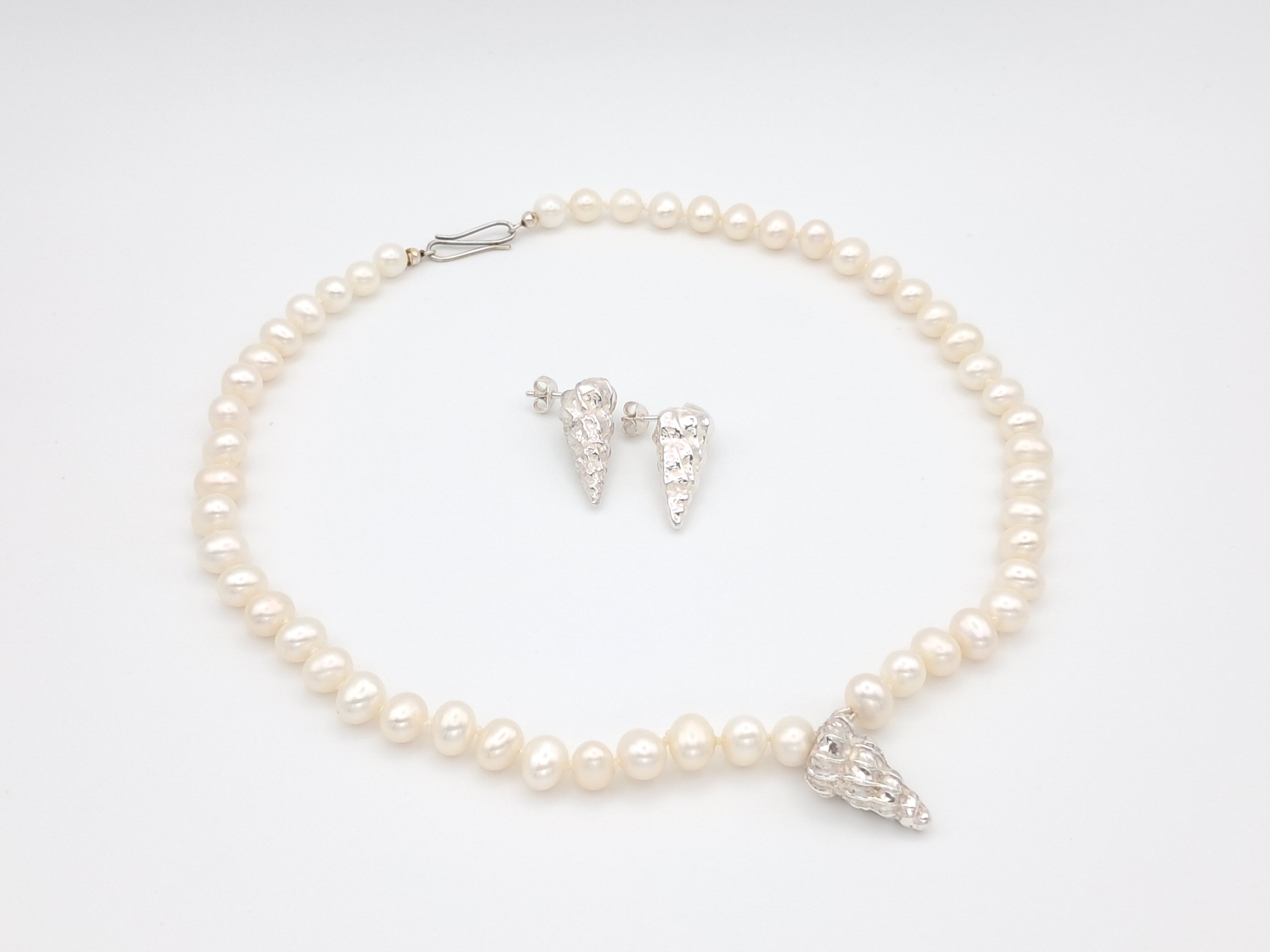 Akoya parelketting met zilveren schelp - Echoes of the Sea