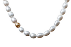 Touch of Gold – Pearl Necklace with golden South Sea pearl