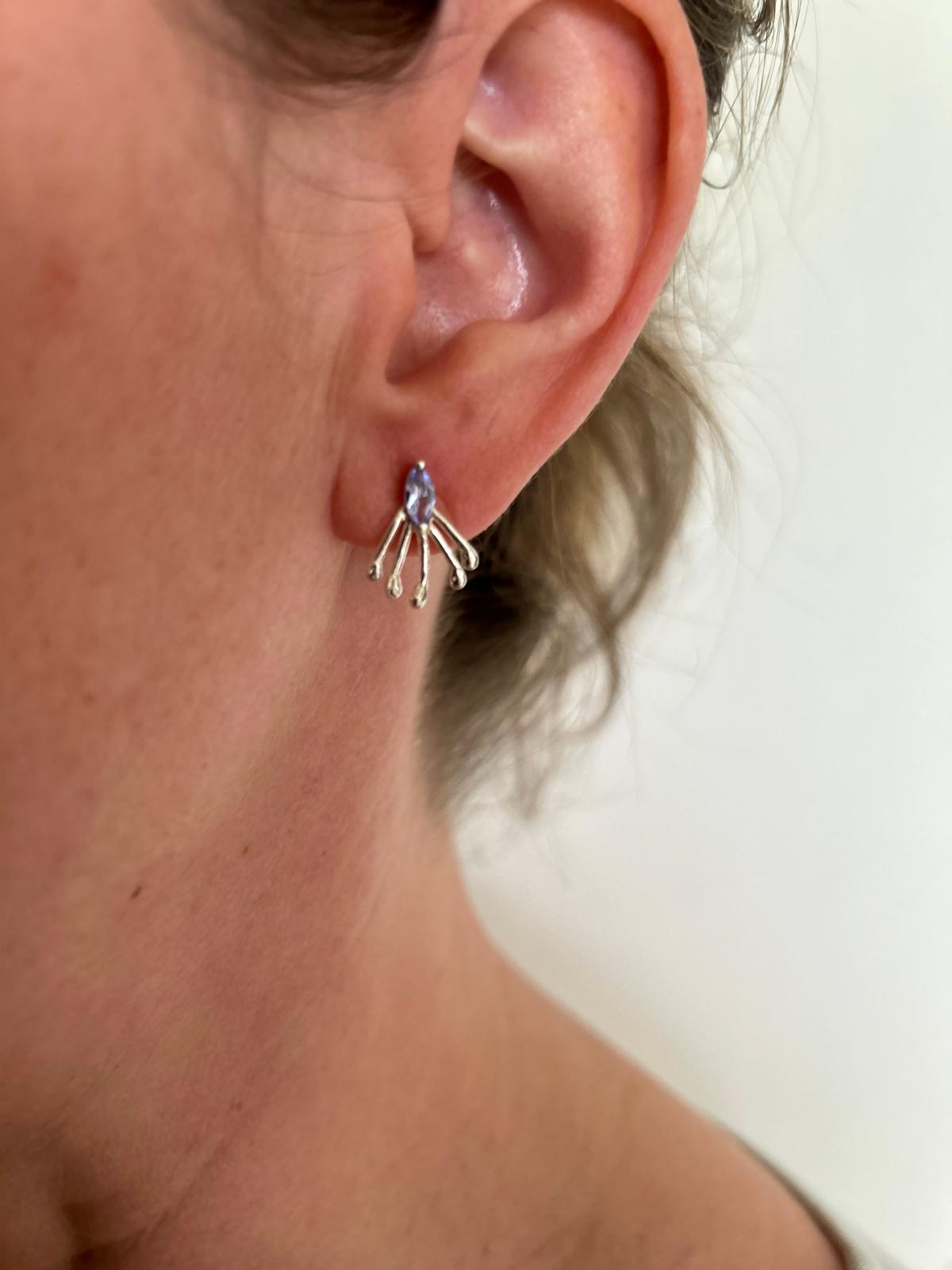 Zilveren oorbellen met lichtblauwe edelsteen - Peacock Tail