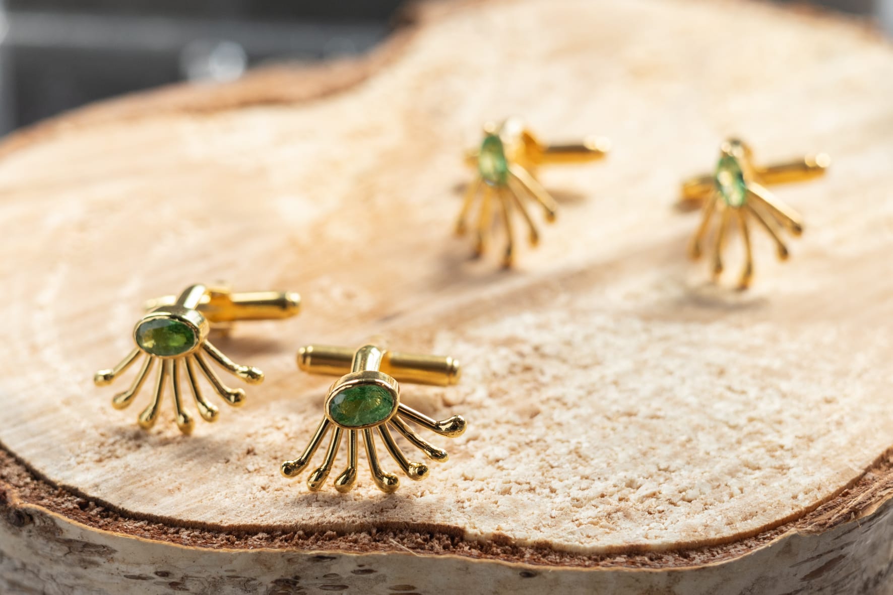 Vergulde zilveren manchetknopen met groene edelsteen - Peacock Tail